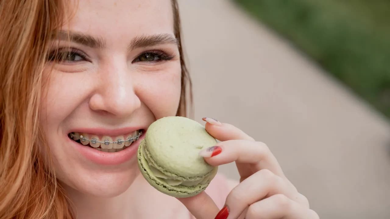 Co można jeść w aparacie na zęby, aby uniknąć bólu i dyskomfortu